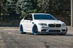 BMW M5 Alpine White on ADV.1 Wheels (ADV10 TRACK) 2016 года